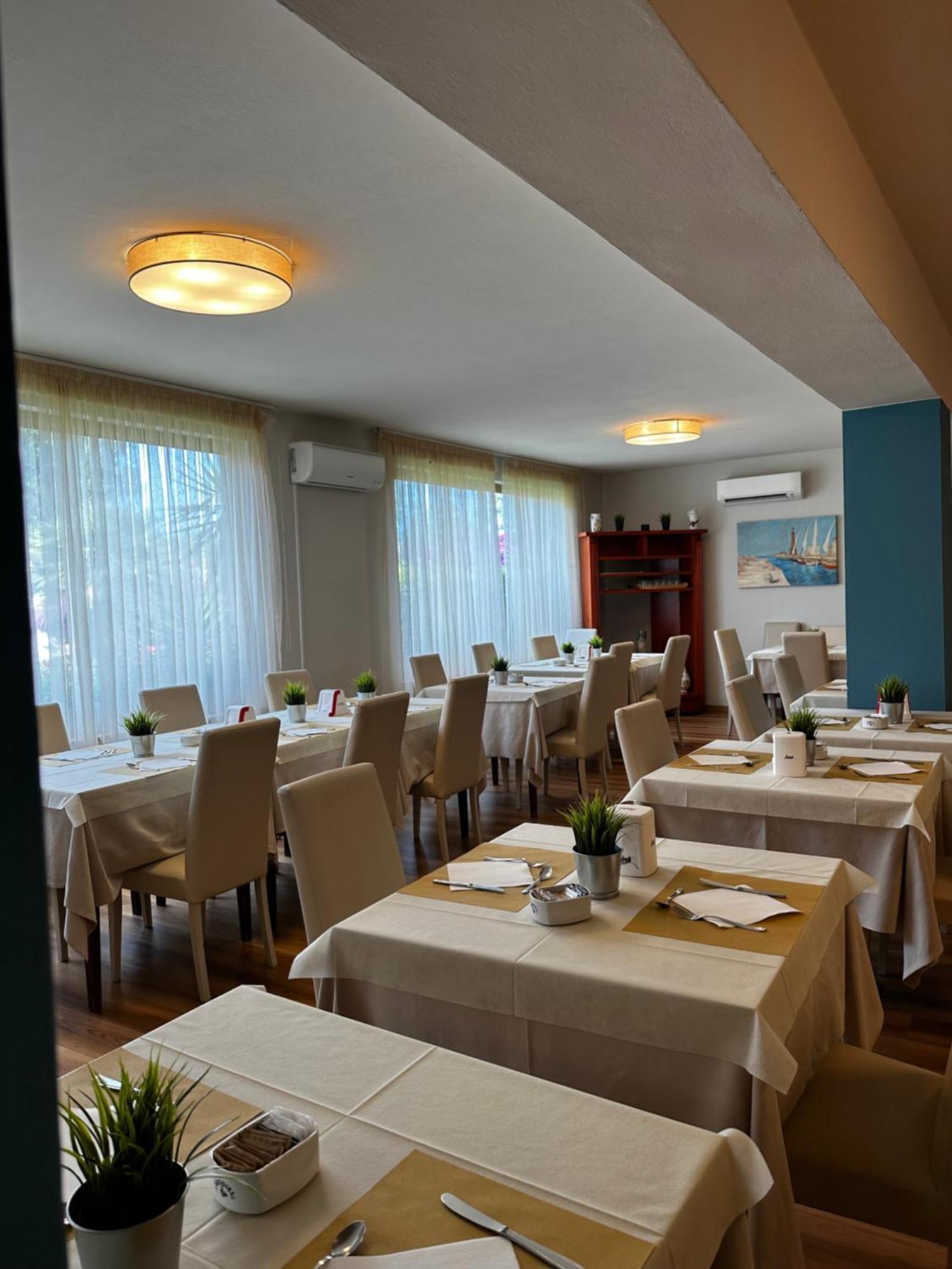 Pfa Hotel - Isola D'Elba Каво Екстериор снимка